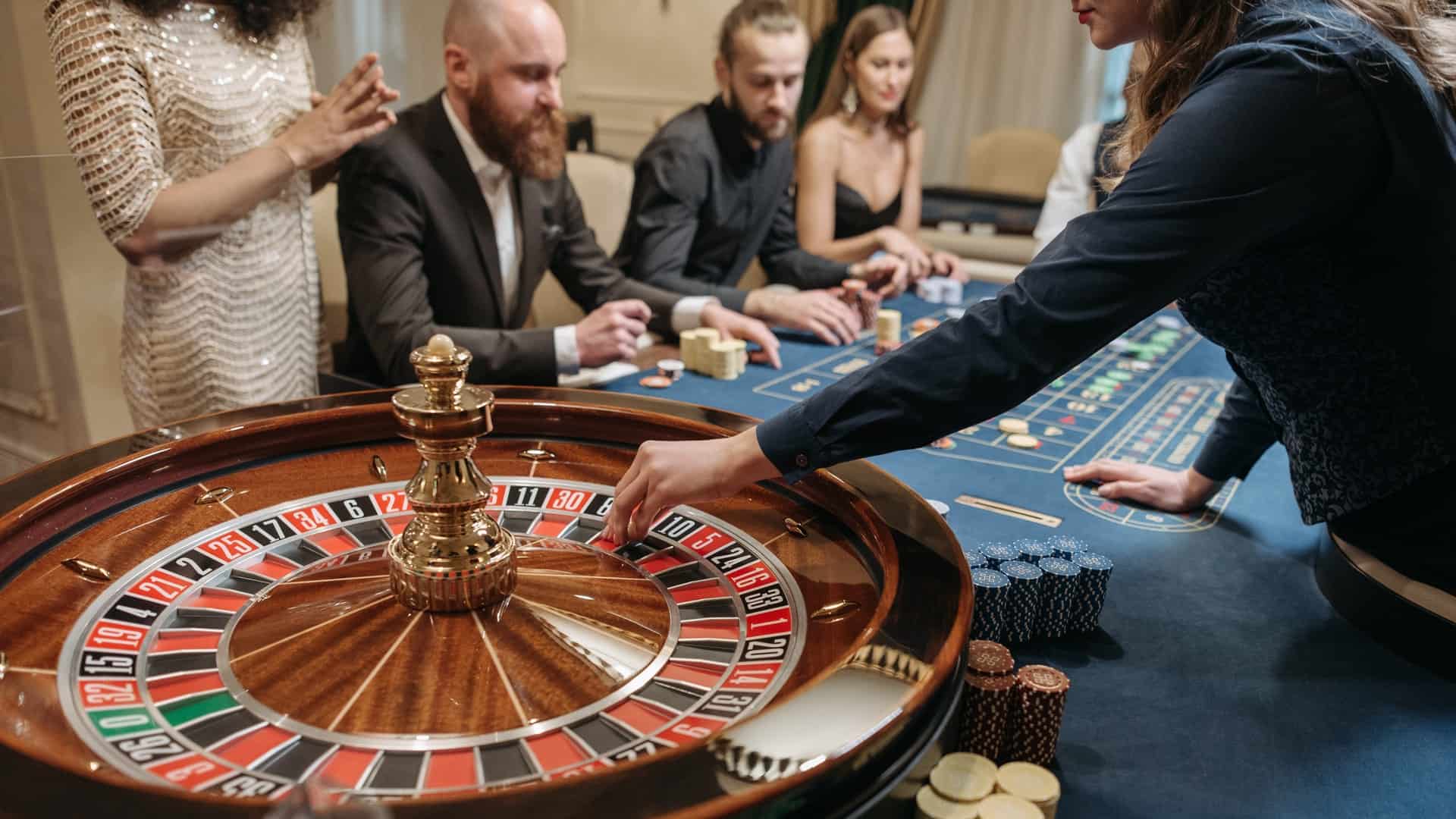 How Do Casinos Work? Portraits By Suzy